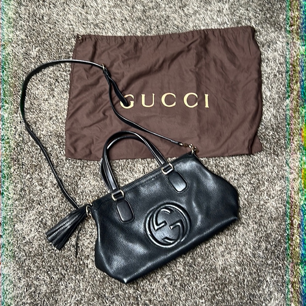 Gucci purse with crossbody strap, black, excellent condition
